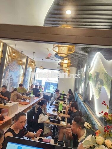 Tuyển nhân viên phục vụ Quận 10
