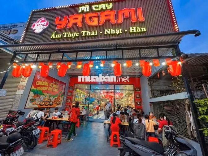 [BAO ĂN Ở, LÀM NGAY] 8 NHÂN VIÊN MỲ CAY YAGAMI
