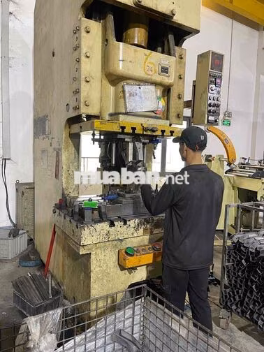 Tuyển lao động đóng gói đồ chơi trẻ em