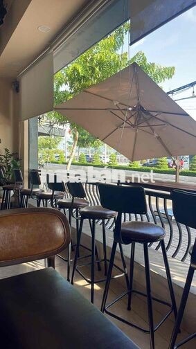 Tuyển nhân viên phục vụ cafe