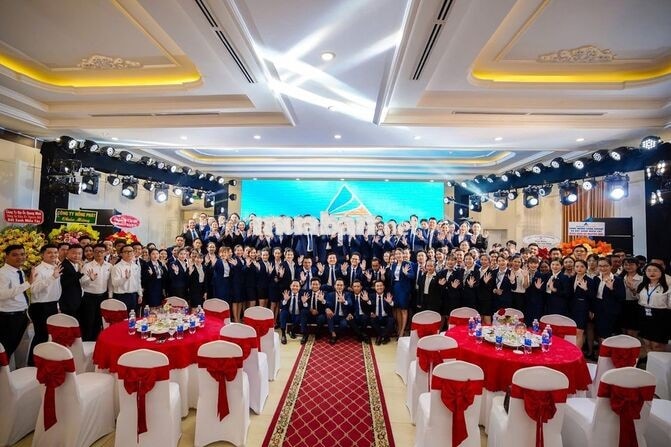 TUYỂN DỤNG 2 NAM 2 NỮ LÀM VIỆC TẠI CẦN THƠ