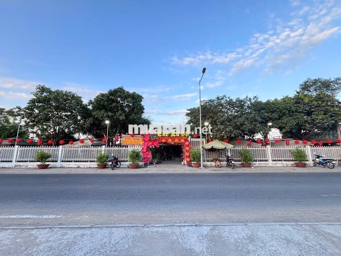 ĐỒNG ĐỘI PHỤC VỤ&PHA CHẾ-CAFE THẾ LỮ 66,BÌNH CHÁNH