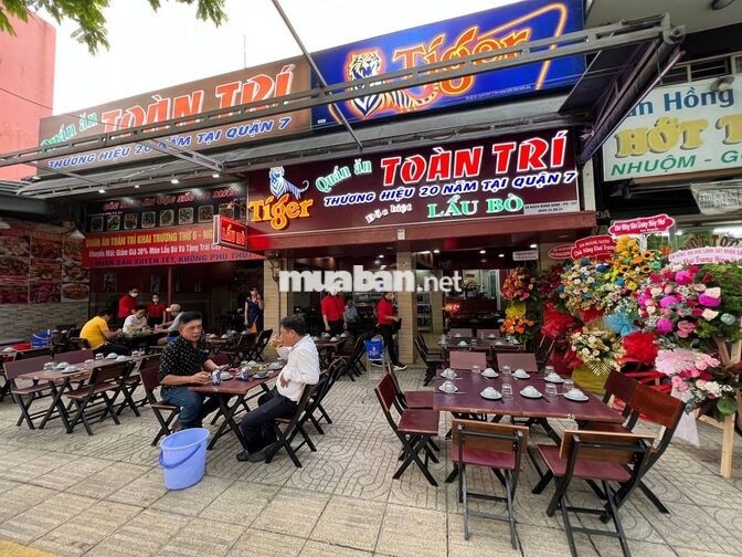 TUYỂN NAM, NỮ THỚT, PHỤ BẾP QUÁN TOÀN TRÍ