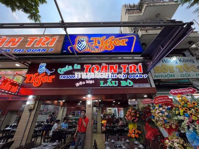 TUYỂN NAM NỮ THU NGÂN QUÁN TOÀN TRÍ