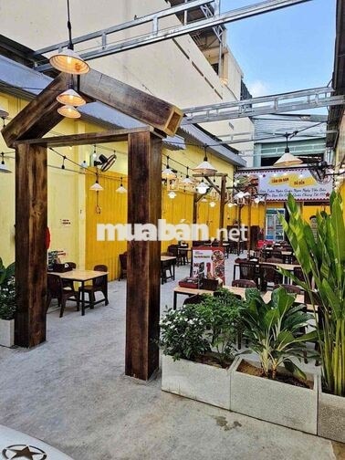 cần tuyển nhân viên phục vụ 17h đến 23h