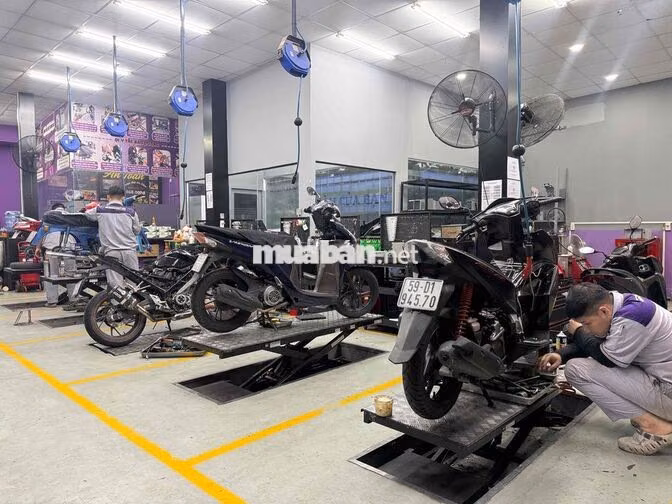 TUYỂN THỢ SỬA CHỮA XE MÁY QUẬN TÂN PHÚ