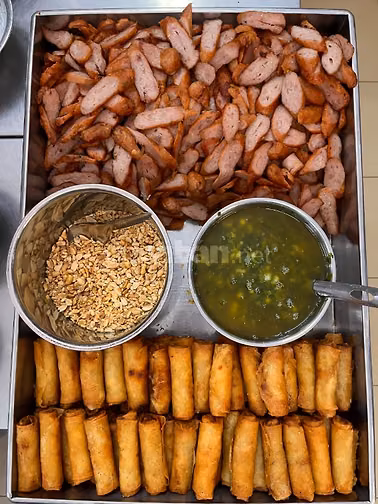 Cần tuyển nhân viên phụ việc - bán hàng căn tin trường học ở quận 10