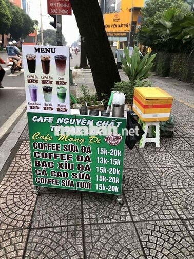 Pha chế tại quầy cà phê mang đi Q1 Q3