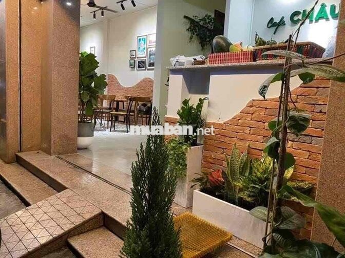 Tuyển 4 bạn phục vụ quán không cần kinh nghiệm