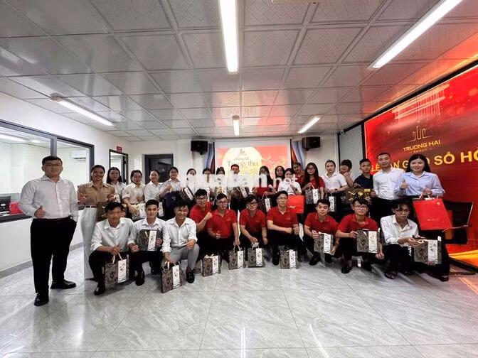 NHÂN VIÊN VĂN PHÒNG THỦ ĐỨC