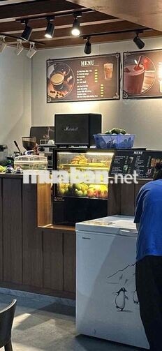tuyển nhân viên pha chế và phục vụ