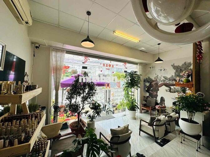 🌸 NGÂN LÊ BEAUTY SPA TUYỂN DỤNG THỢ NAIL & GỘI ĐẦU