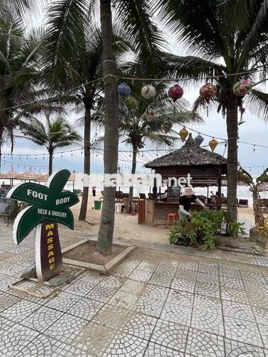 02 Nhân viên phục vụ