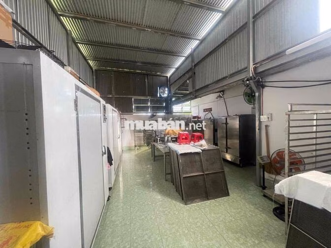 TUYỂN LÁI XE TẢI 2 TẤN VÀ PHỤ XE