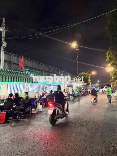 cần *** phục vụ salat gỏi rửa chén