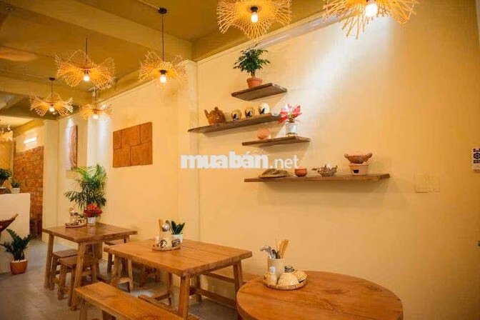 Cần Tuyển Nhân Viên Phục Vụ Tiệm Cơm Phú Nhuận