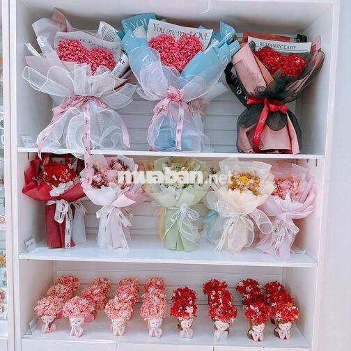 PHỤ VIỆC TIỆM BÁNH KEM & HOA 