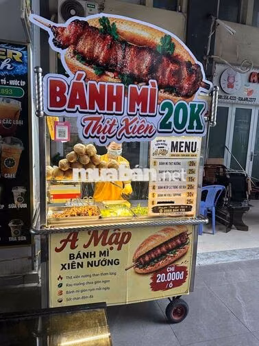 Nhân Viên Bán Bánh Mì