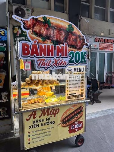 Nhân Viên Bán Bánh Mì