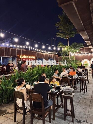 NHÂN VIÊN THU NGÂN XƯỞNG NƯỚNG