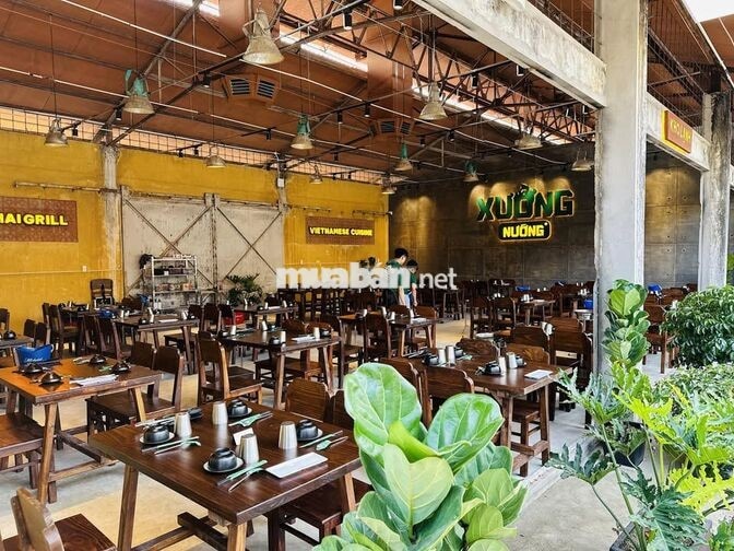 NHÂN VIÊN THU NGÂN XƯỞNG NƯỚNG