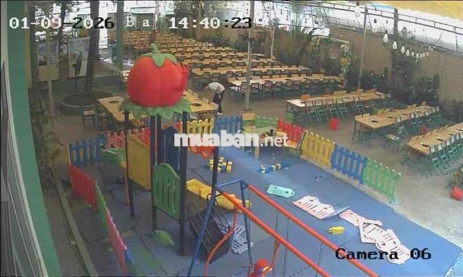 *** phuc vụ và lễ tân vào làm luôn