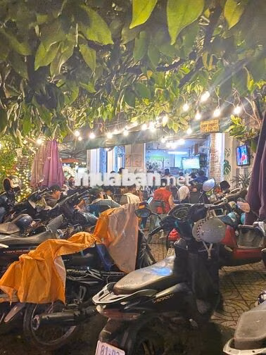 Tuyển thêm Nhân viên Phục vụ hoặc Pha chế