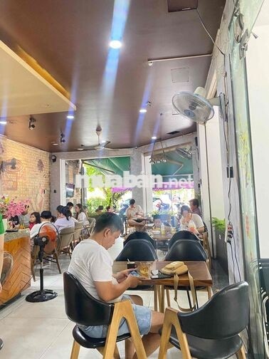 Tuyển thêm Nhân viên Phục vụ hoặc Pha chế