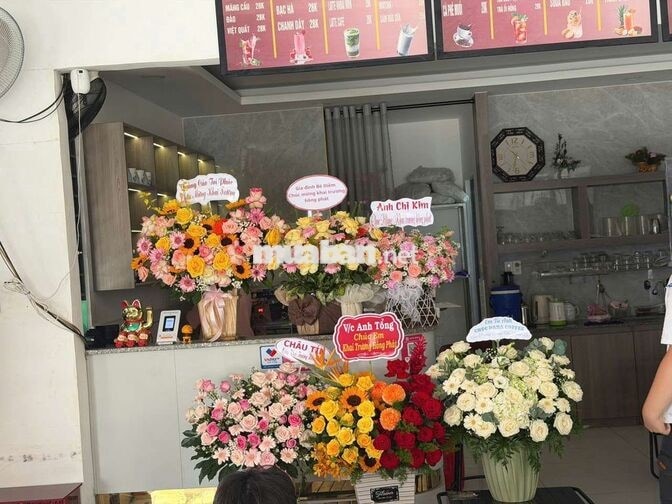 quán cà phê mới mở cần tuyển đồng đội
