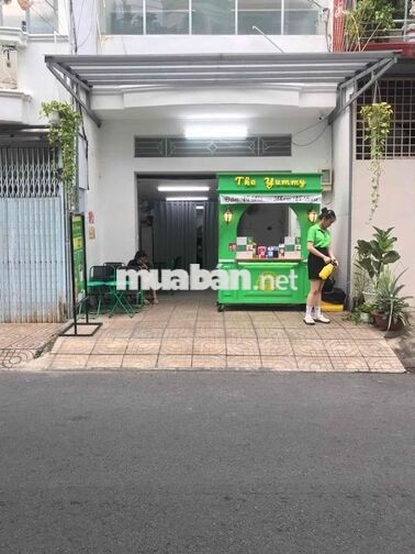 Trà Sữa Tuyển Nhanh Nhân Viên