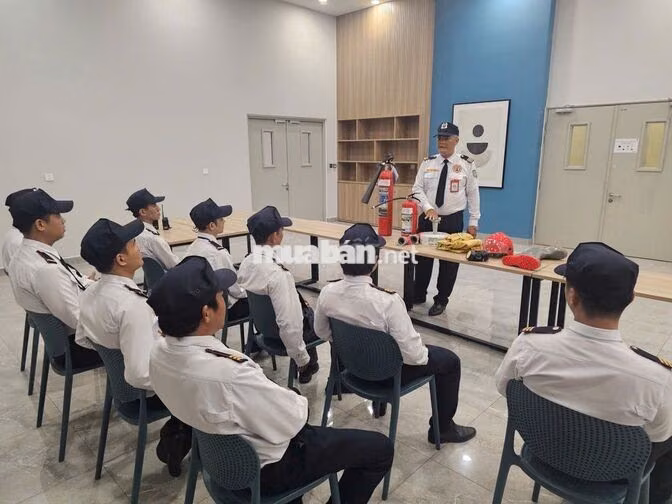 Cần tuyển bảo vệ số 12 tôn đản, quận 4. Tphcm 