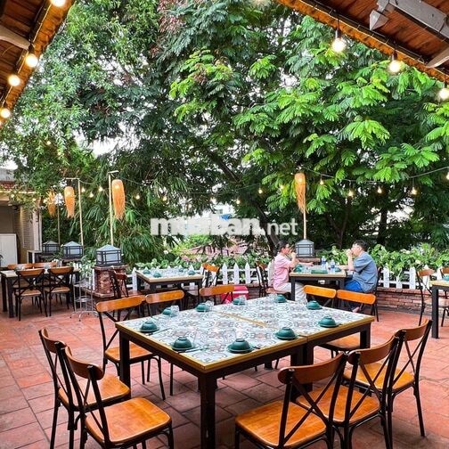 TUYỂN PHỤC VỤ NHÀ HÀNG SÂN VƯỜN