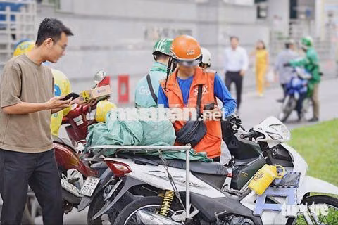 THỦ THỪA TUYỂN NGƯỜI GIAO HÀNG THU NHẬP ĐẾN 2OTR