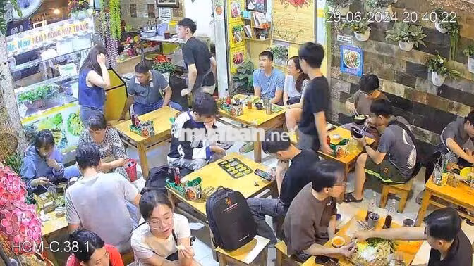 NỮ TẠP VỤ PHỤ BẾP BAO ĂN Ở
