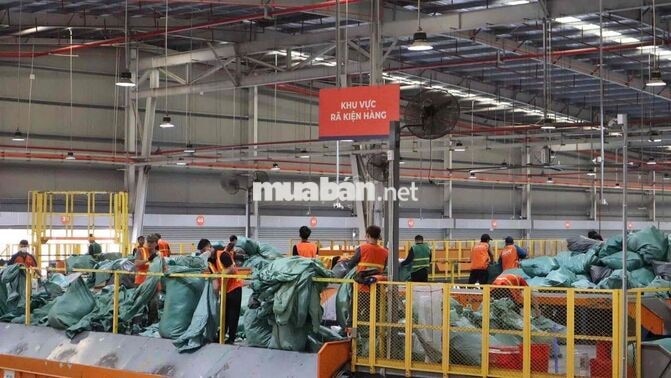 📢TUYỂN DỤNG GẤP NAM NỮ LÀM KHO GHN BÌNH TÂN