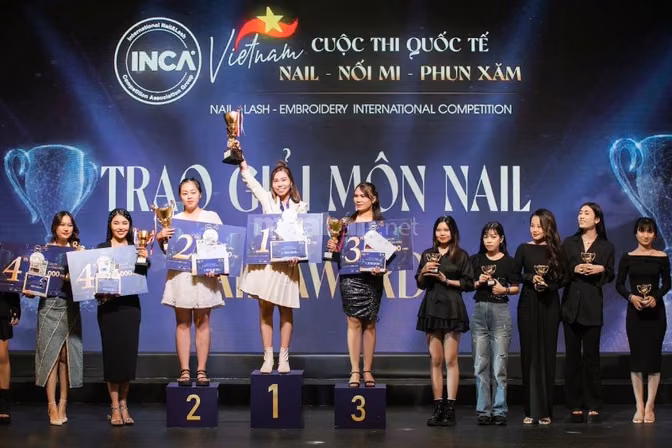 Cần tuyển 2 thợ làm làm Nail - Gội đầu tại Bình Tân - TPHCM