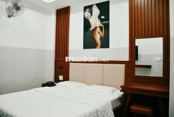 TUYỂN NHÂN VIÊN LỄ TÂN