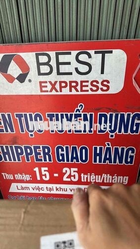 nhân viên giao hàng (shipper)