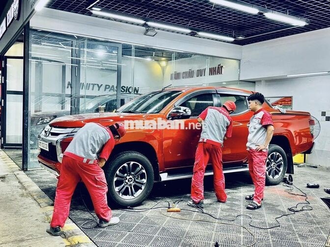 Kỹ thuật viên sửa chữa ô tô