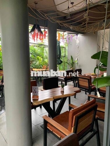 TUYỂN NHÂN VIÊN PHỤC VỤ