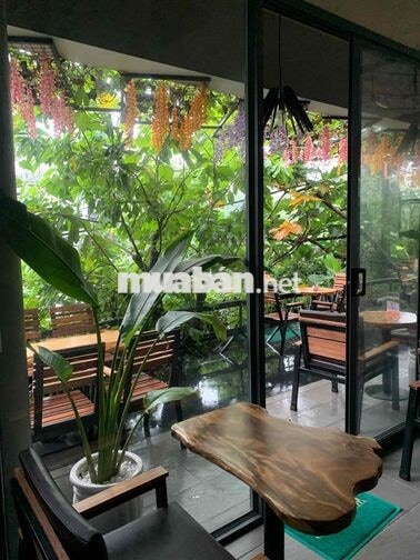 TUYỂN NHÂN VIÊN PHỤC VỤ
