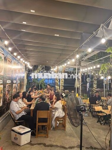 Quán mình cần tuyển nhân viên phục vụ nữ