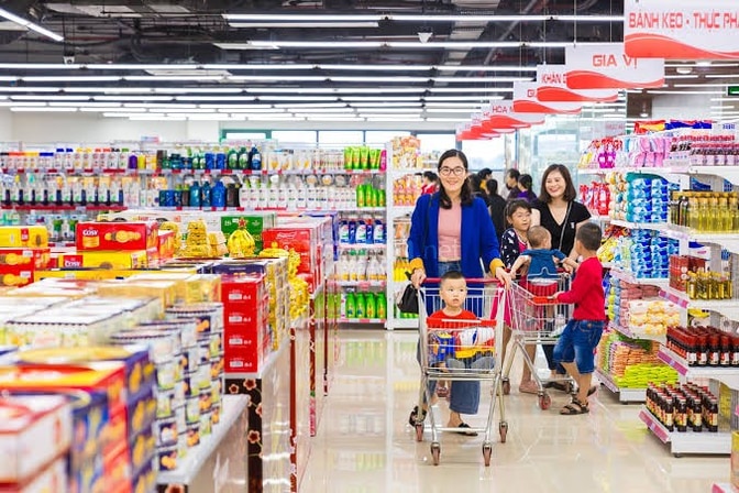 TUYỂN 8 NHÂN VIÊN  NAM / NỮ TRỰC QUẦY  BÁN HÀNG và Lễ Tân Tại Siêu Thị