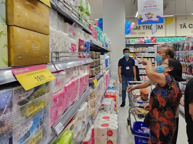 TUYỂN 8 NHÂN VIÊN  NAM / NỮ TRỰC QUẦY  BÁN HÀNG và Lễ Tân Tại Siêu Thị