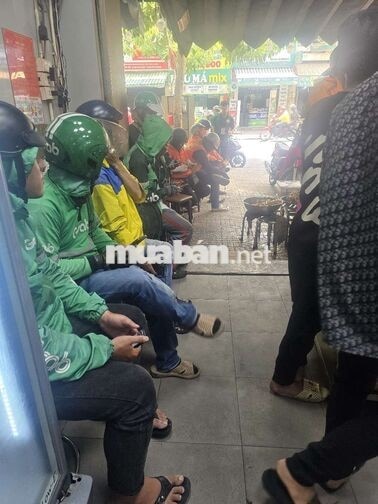PHỤC VỤ/ BƯNG MÓN/ NƯỚNG SƯỜN/ NẤU CƠM..