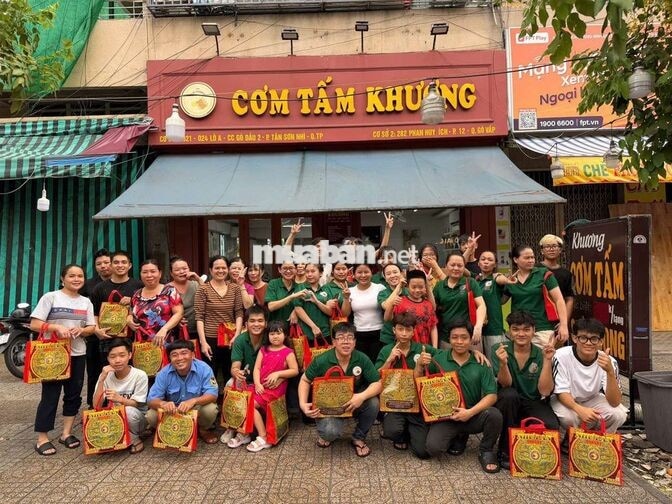 PHỤC VỤ/ BƯNG MÓN/ NƯỚNG SƯỜN/ NẤU CƠM..