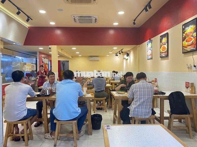 Quận 5 Tuyển NV phục vụ FT & Part time lương cao
