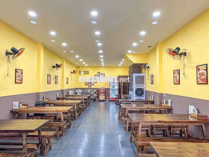 quán cơm tấm tuyển tạp vụ