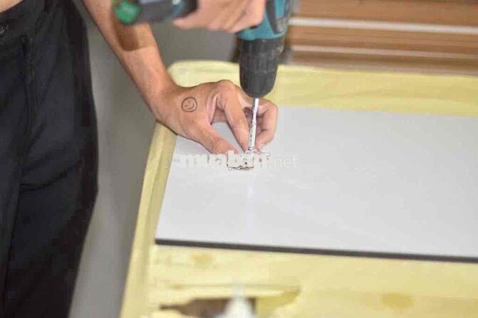 nhân viên gia công ảnh