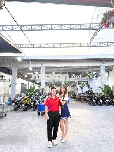 tuyển thu ngân và nhân viên phục vụ lẩu dê anh ba